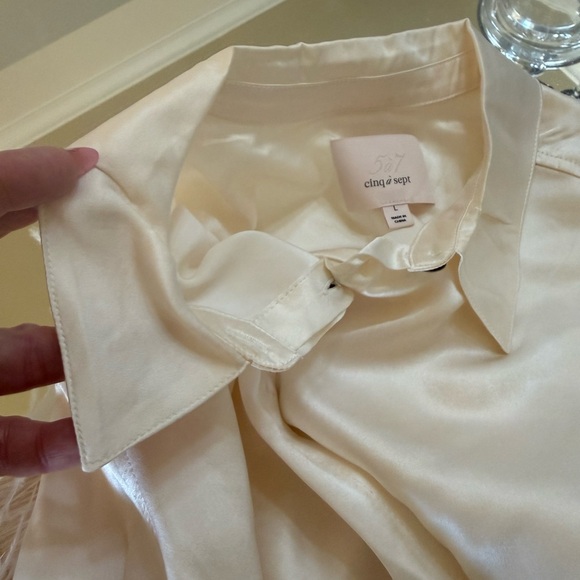 Cinq a sept Ivory Satin Blouse Button Down
Worn once - Picture 5 of 7